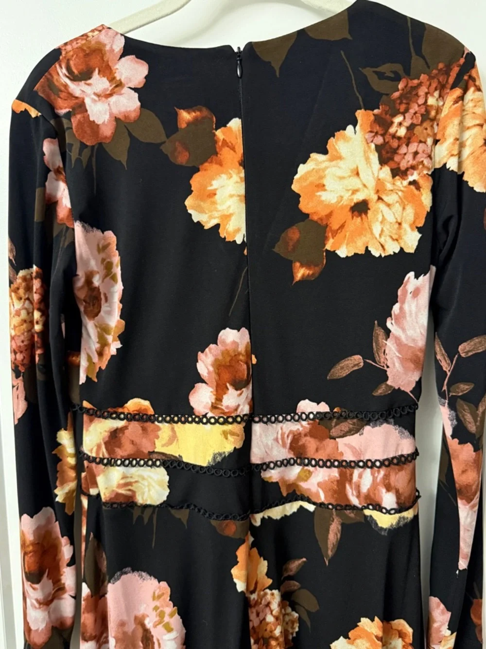 Taylor Dark Floral Jersey Midi Dress New with Tags Crochet Trim Size 2 Romantic - Picture 7 of 11